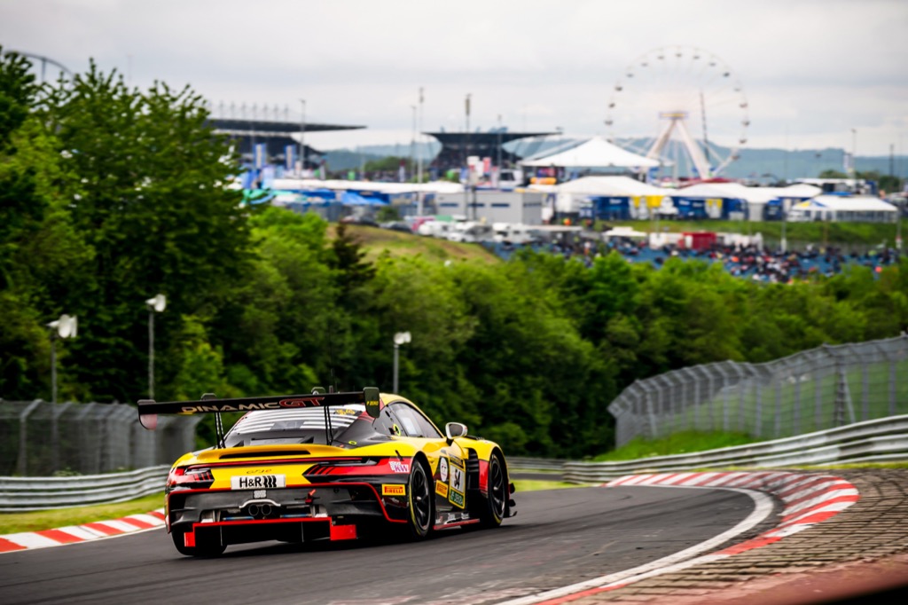 Bastian Buus skyder 2025-sæsonen i gang på Nürburgring.
(Foto: Dinamic GT)